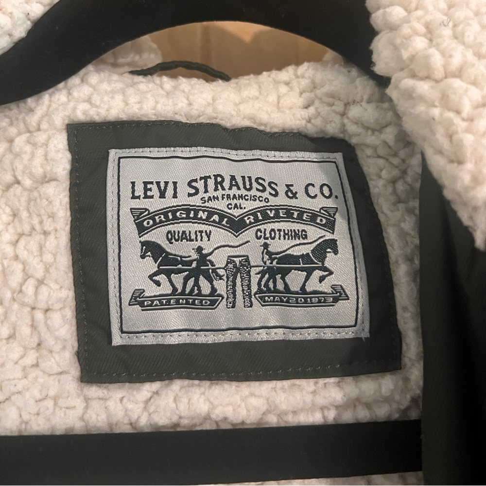 Levi’s - Picture 4 of 4